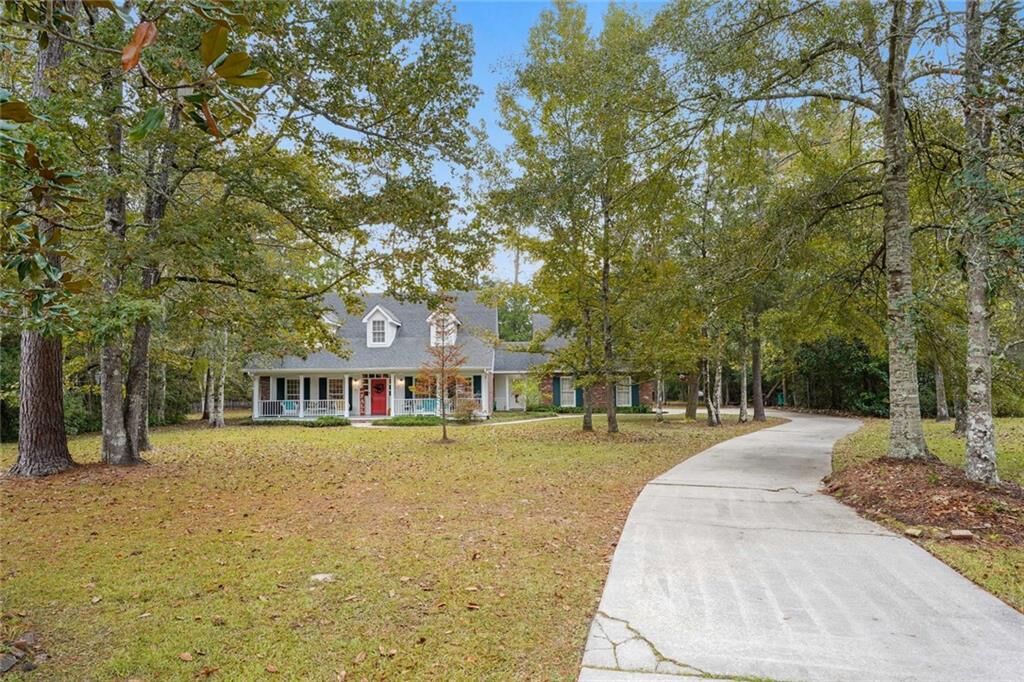 Property Photo: 205 Evergreen Court LA 70452
