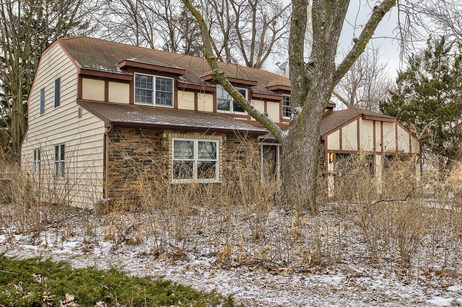 Property Photo:  1614 Pierce Circle  IA 50010 