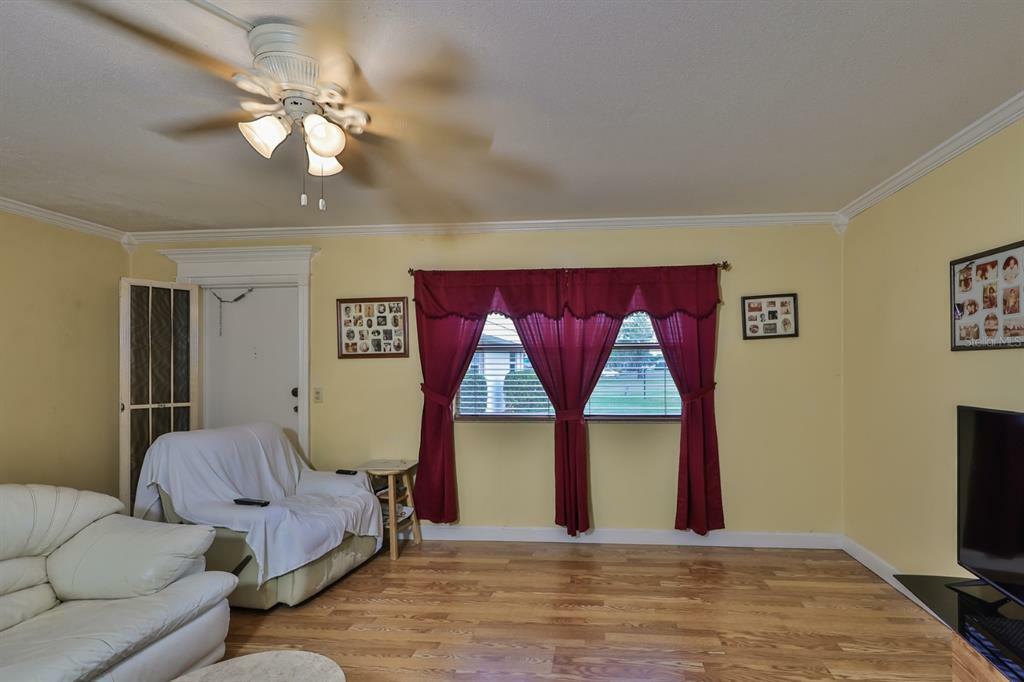 Property Photo:  1811 Bedford Lane 158  FL 33573 