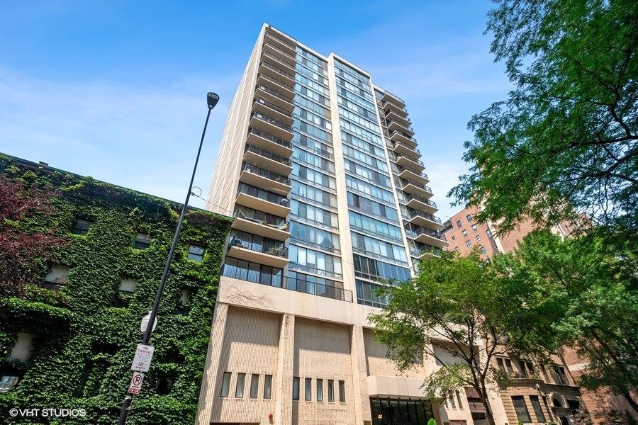 Property Photo: 1516 N State Parkway 16D IL 60610