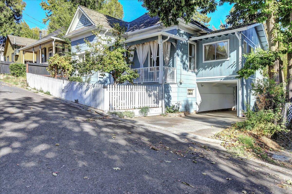 Property Photo:  412 Temby Street  CA 95945 