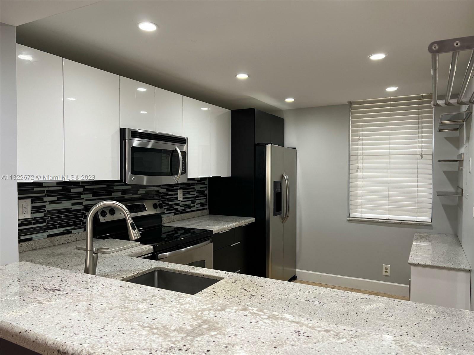 Property Photo: 2767 S Carambola Cir S 201 FL 33066