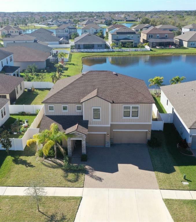 Property Photo:  13613 White Sapphire Road  FL 33579 