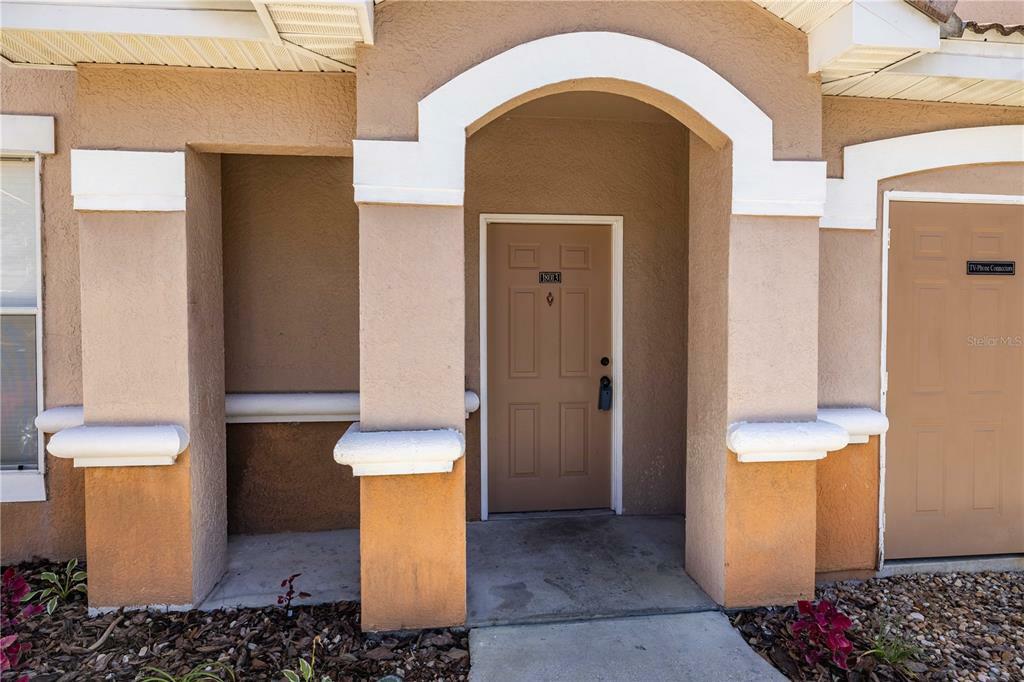 Property Photo:  18013 Villa Creek Drive 18013  FL 33647 