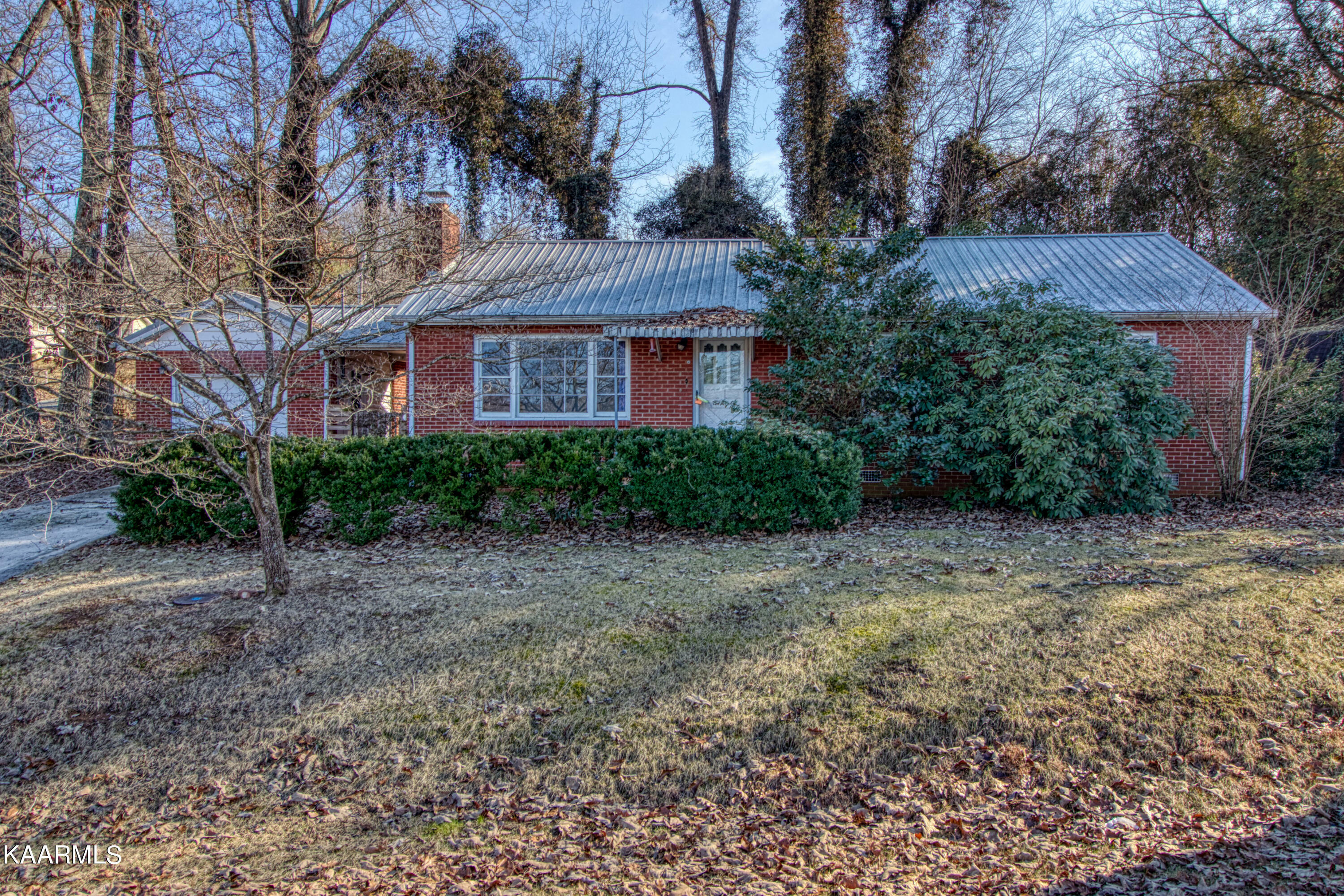 Property Photo:  1128 Old N Kentucky St  TN 37763 