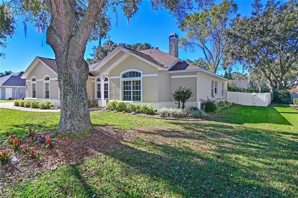 Property Photo:  19240 Park Place Boulevard  FL 32736 