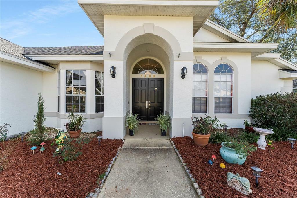 Property Photo: 1498 Royal Circle FL 32703