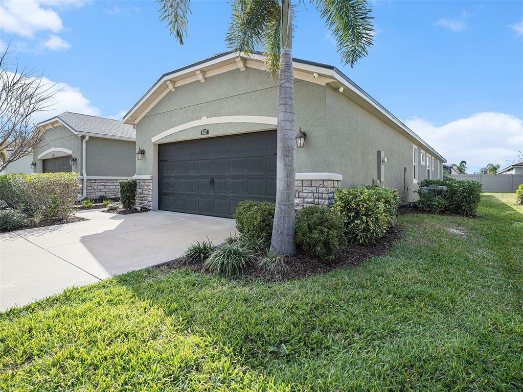 Property Photo: 10327 Holstein Edge Place FL 33569