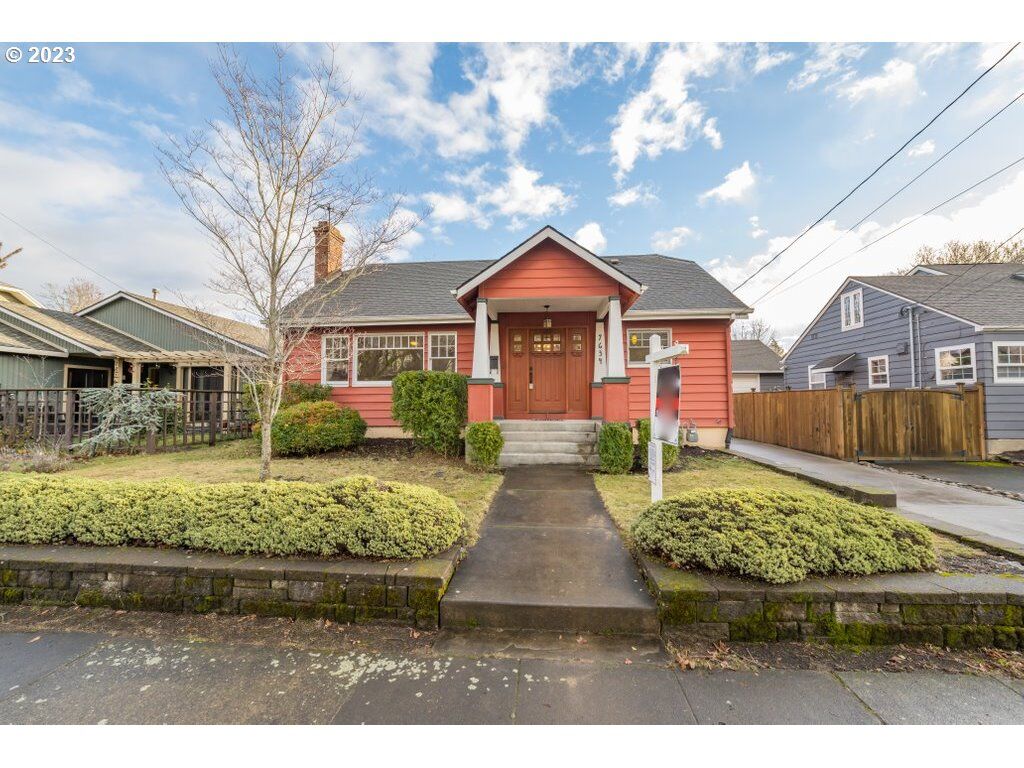 Property Photo:  7634 SE 19th Ave  OR 97202 