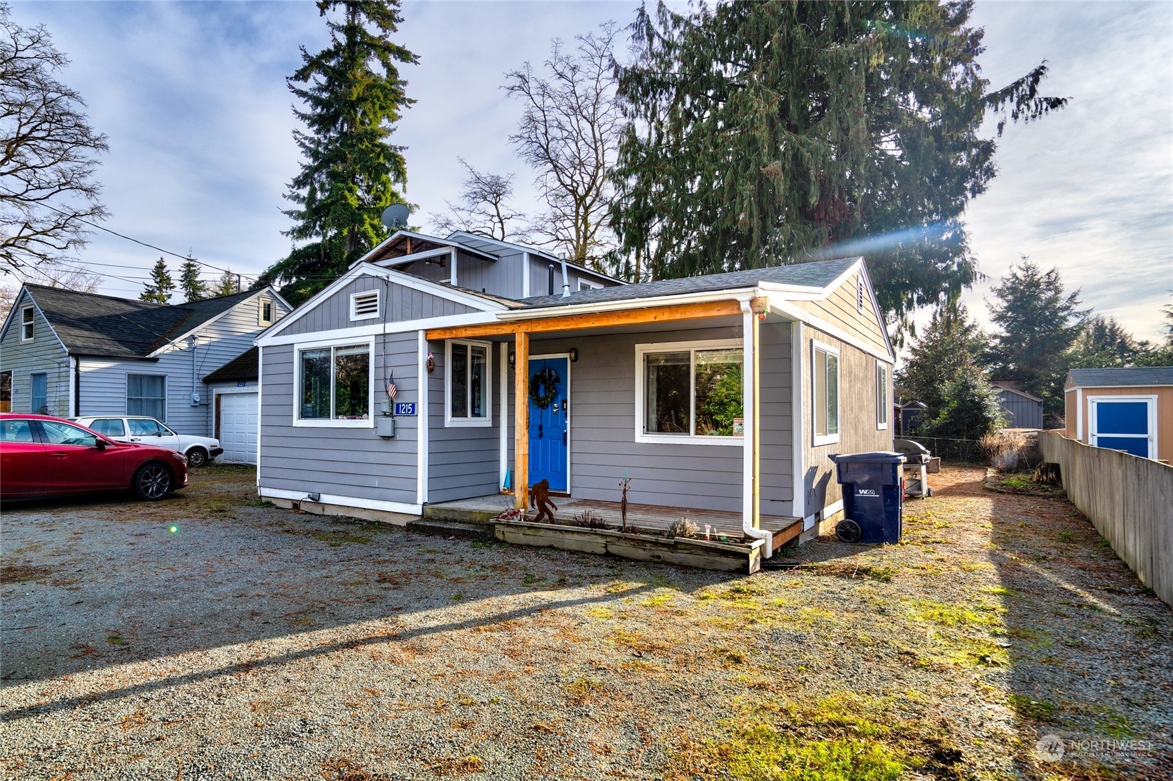 Property Photo:  1215 E Vernon Avenue  WA 98233 