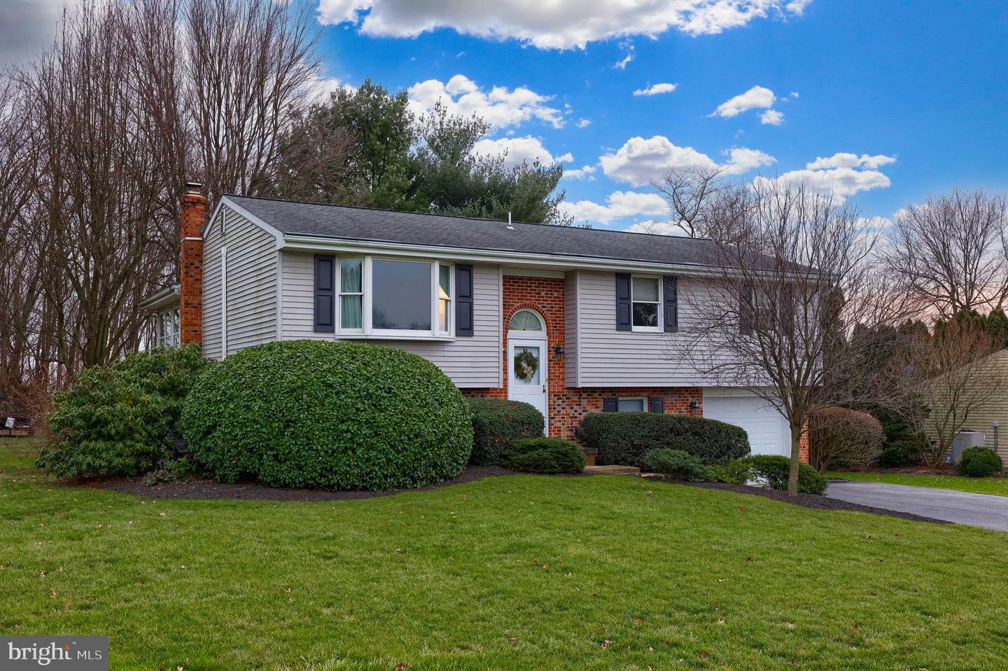 Property Photo:  137 Spring Meadow Lane  PA 17582 