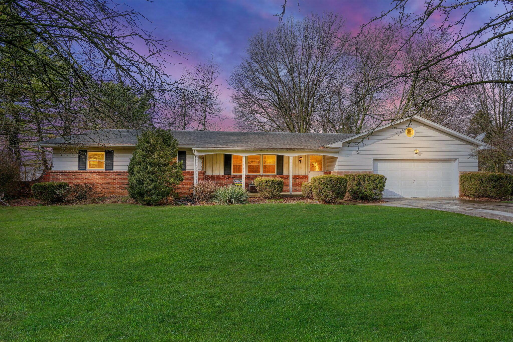 Property Photo: 13523 Carriage NW Lane OH 43147