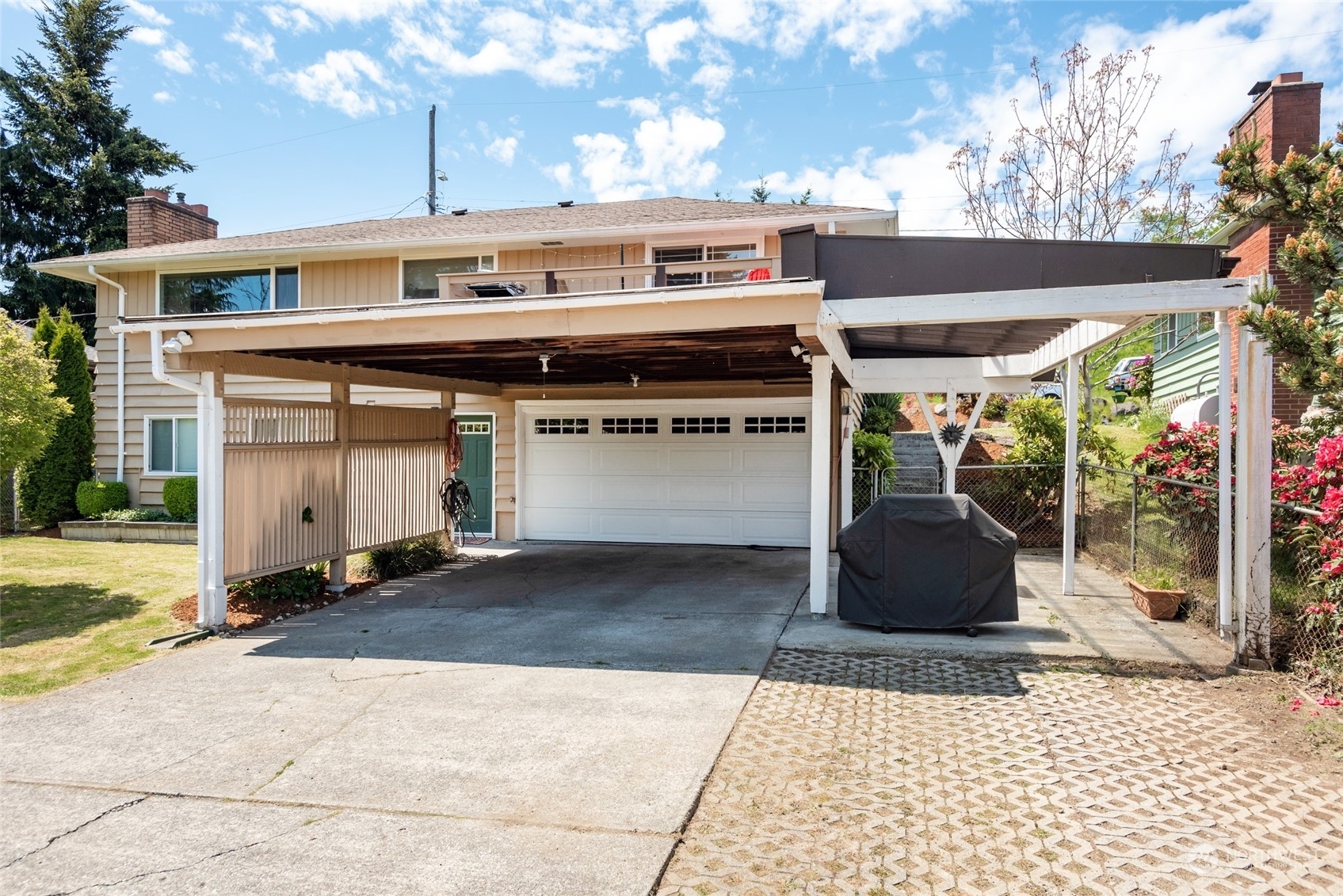 Property Photo:  10508 32nd Avenue SW A-B  WA 98146 