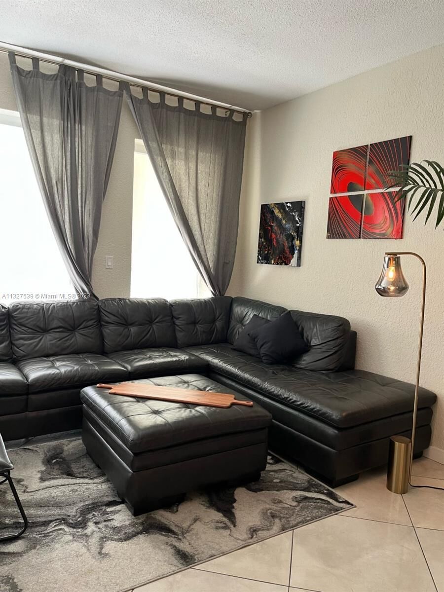 Property Photo: 11111 Biscayne Blvd 1G (116) FL 33181