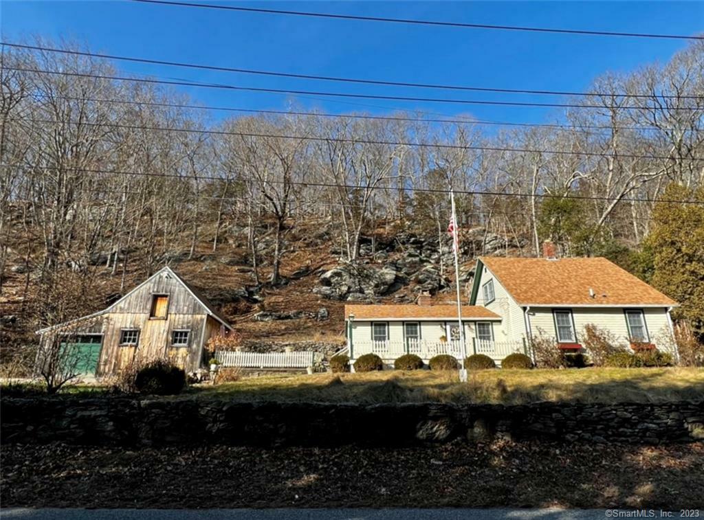 Property Photo:  85 Old Salem Road  CT 06360 