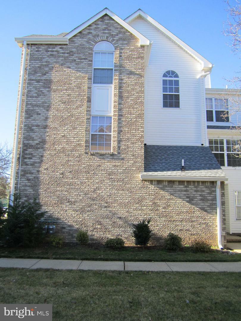 Property Photo:  1009 Stony Brook Way  NJ 08902 