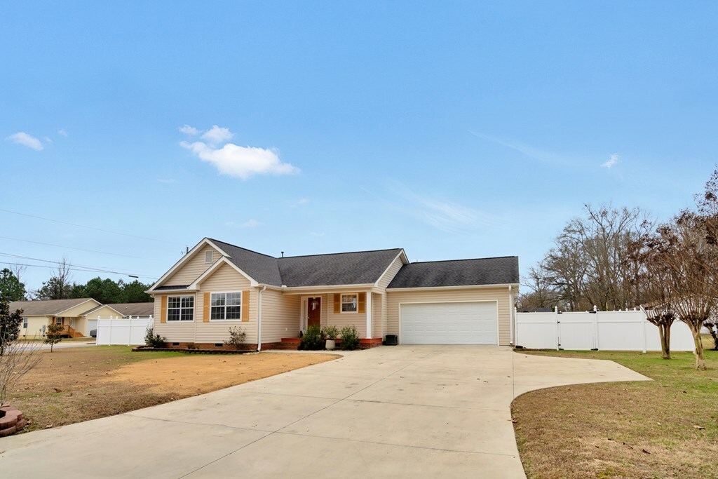 Property Photo:  1018 Arizona Drive  GA 30721 