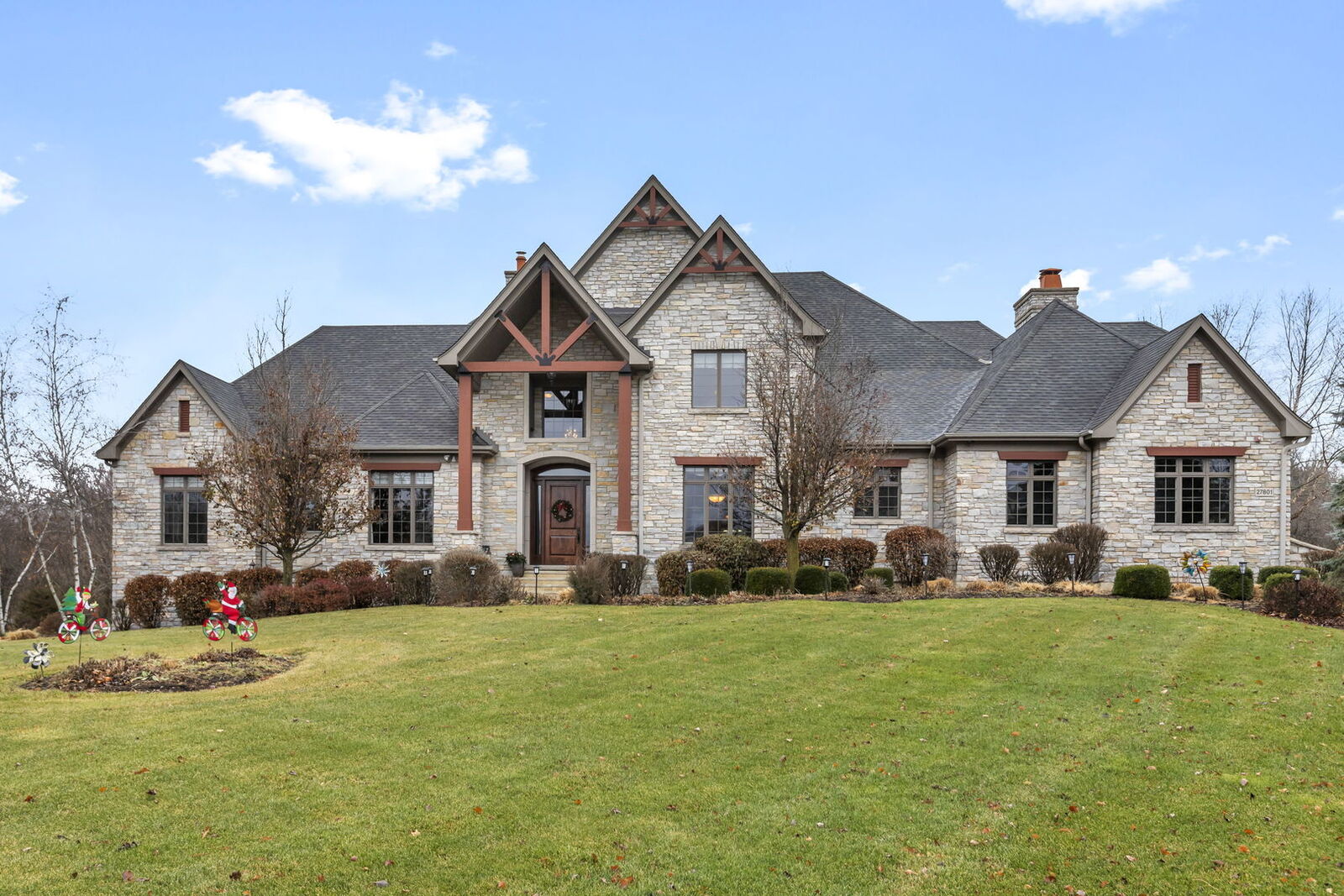 Property Photo: 27801 Hawks Nest Circle IL 60010