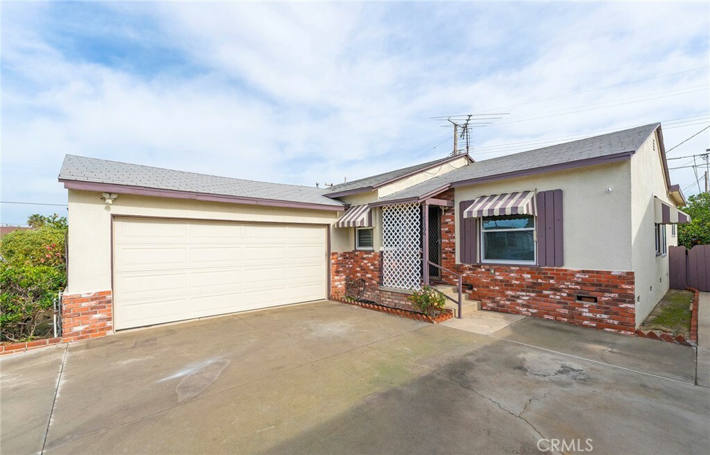 Property Photo:  15406 S Orchard Avenue  CA 90247 