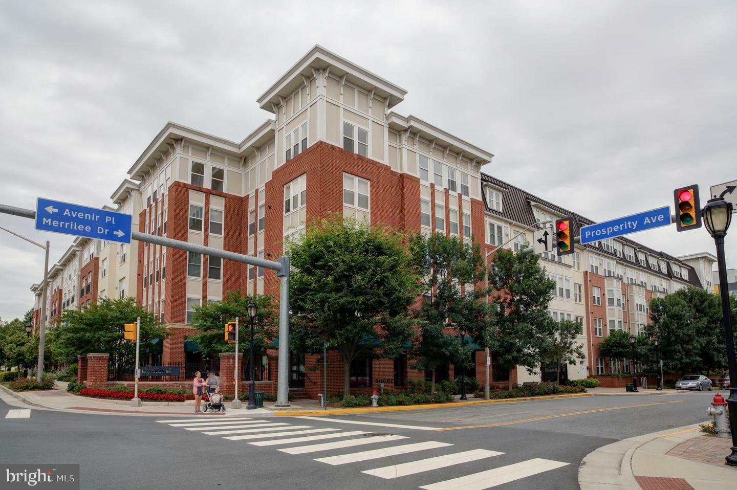 Property Photo: 2655 Prosperity Avenue 422 VA 22031
