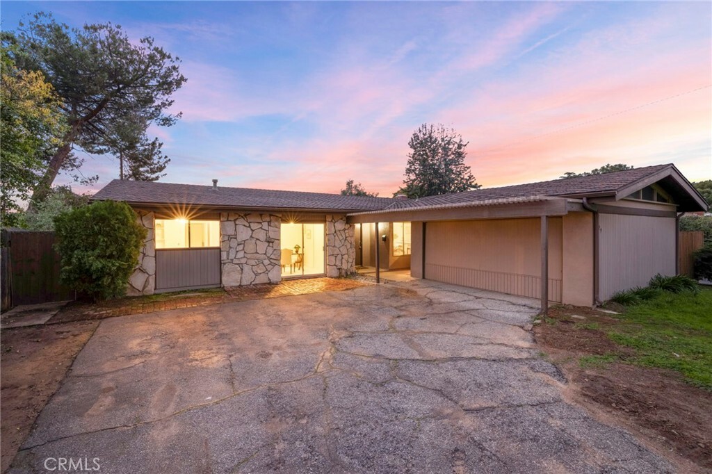 Property Photo:  229 N Lyman Avenue  CA 91724 