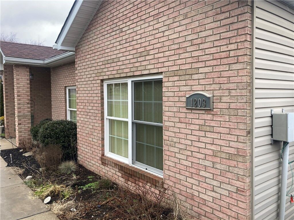 Property Photo: 1203 Seminole Circle PA 15010