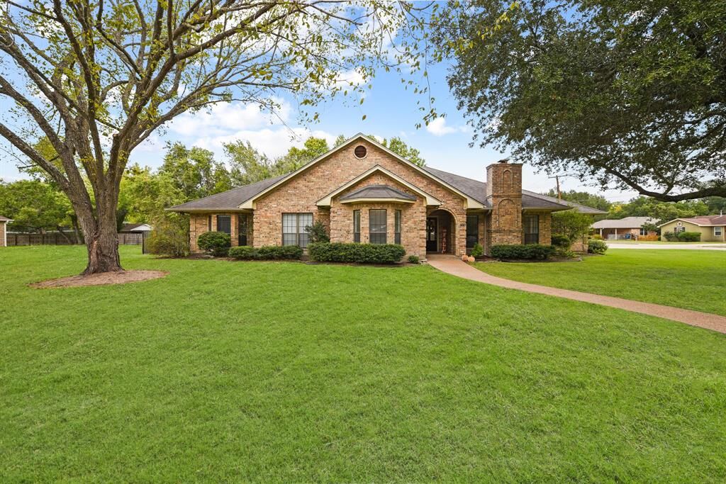 Property Photo:  800 Horlock Avenue  TX 77868 