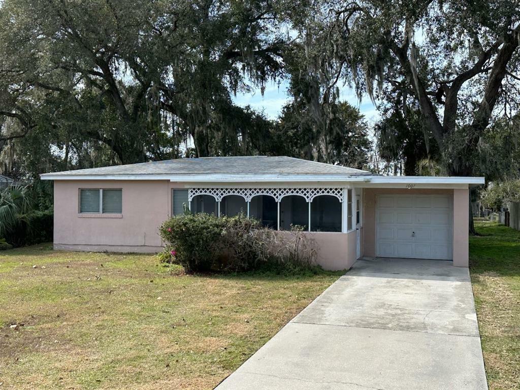 Property Photo:  1007 Newman Drive  FL 34748 