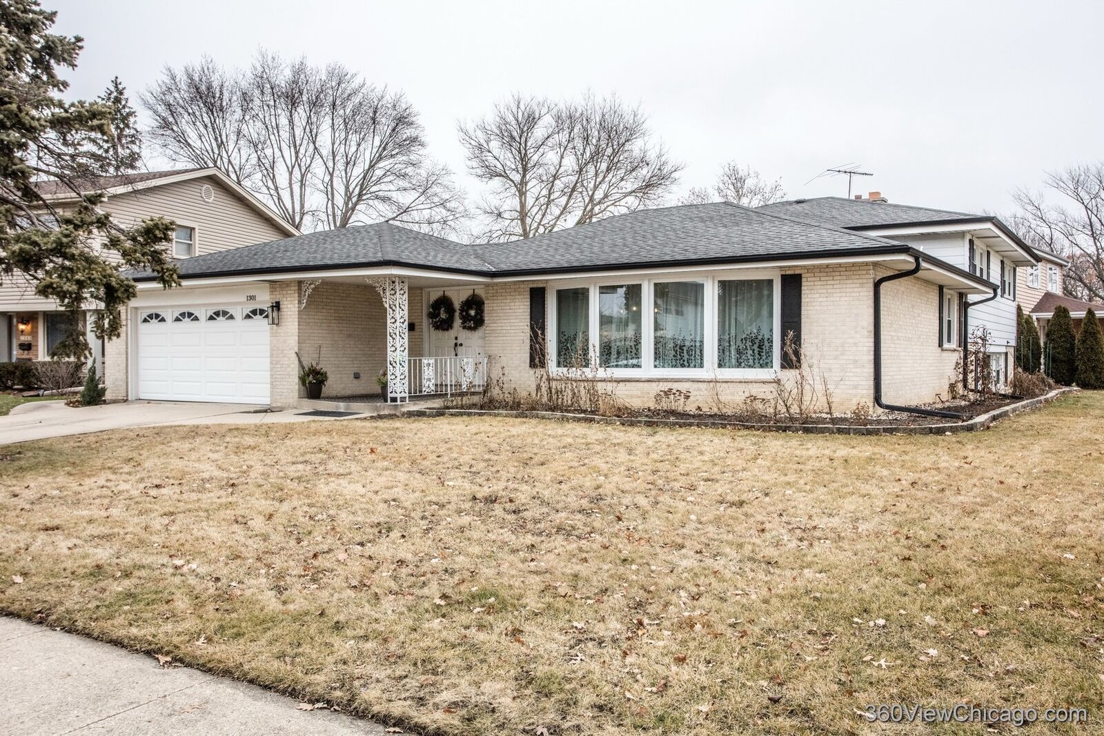 Property Photo:  1301 Parkside Drive  IL 60068 