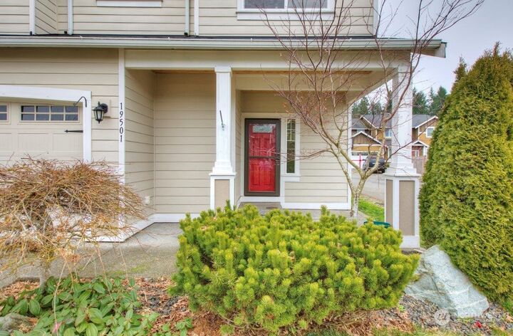 Property Photo:  19501  91st Avenue E  WA 98338 
