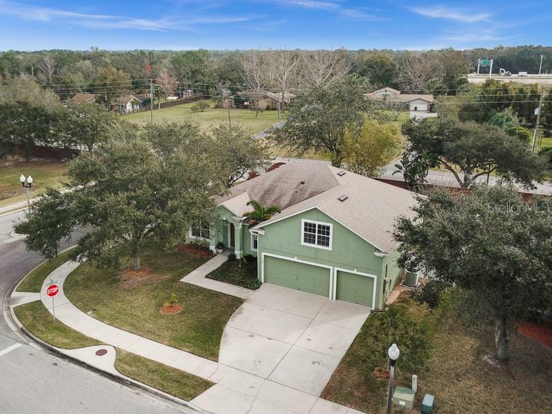 Property Photo:  1708 Winged Elm Place  FL 34787 