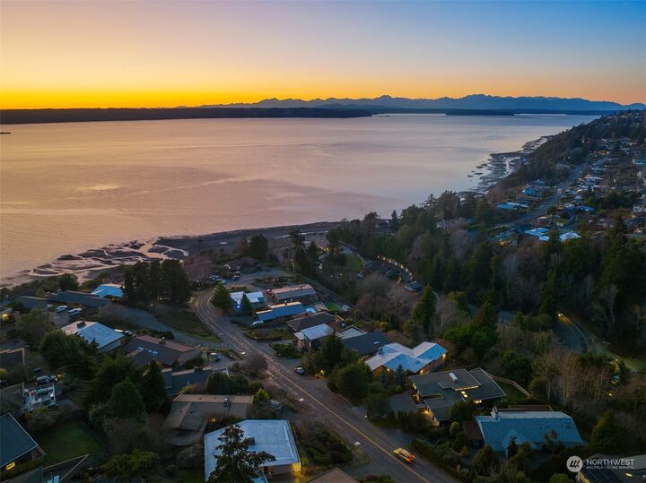 12660 Shorewood Drive SW  Burien WA 98146 photo