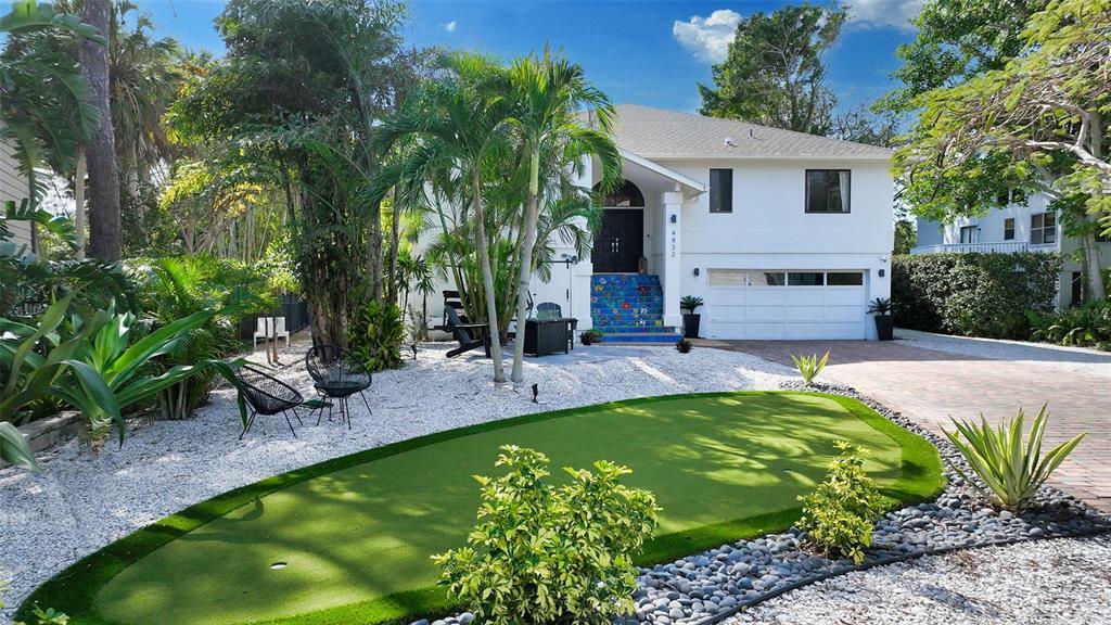 Property Photo: 4832 Givens Court FL 34242