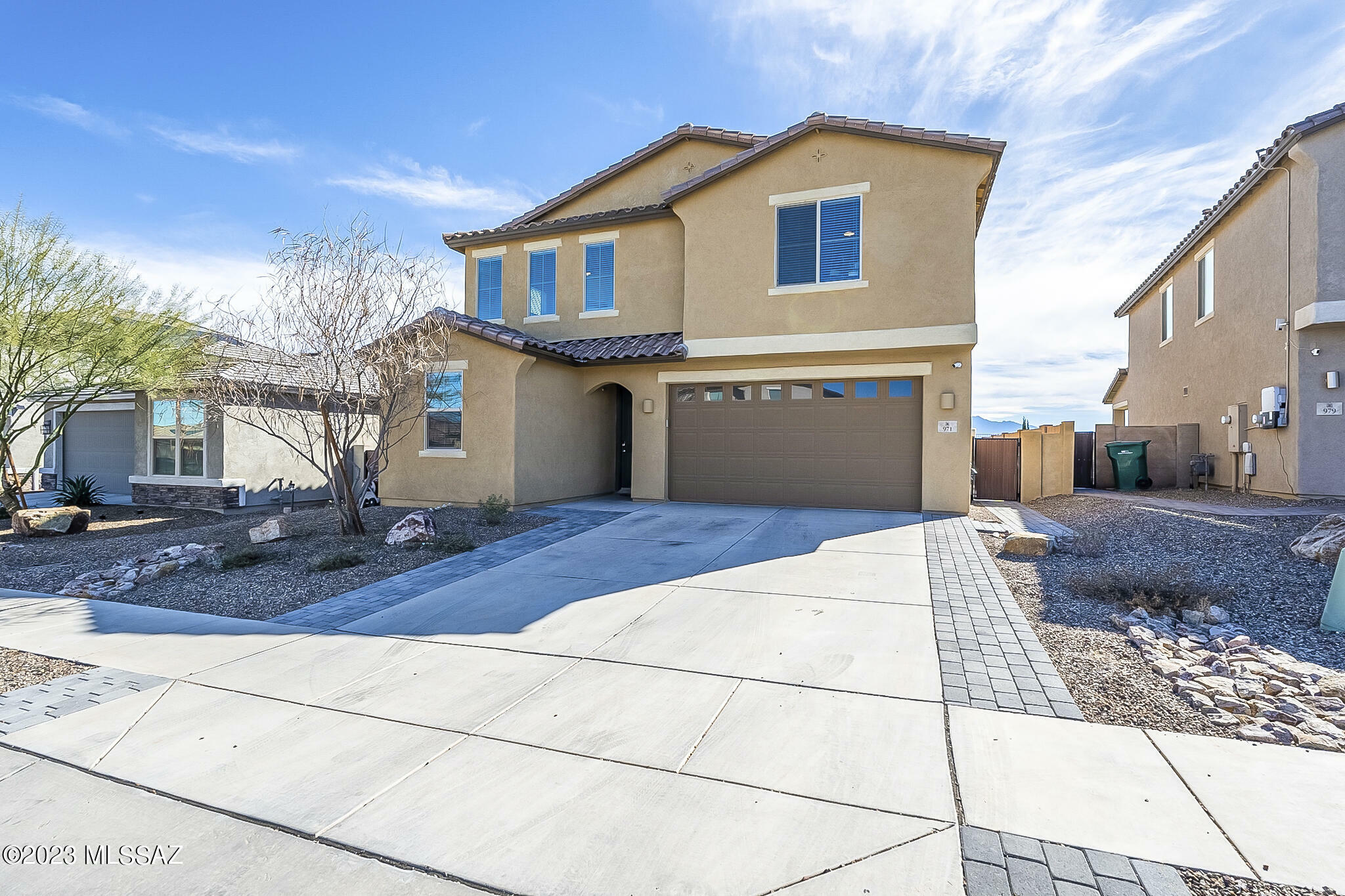 Property Photo:  971 W Calle Zoca  AZ 85629 