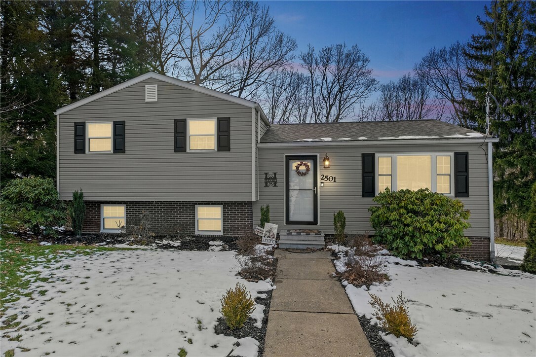 Property Photo: 2501 Jenny Street PA 15010