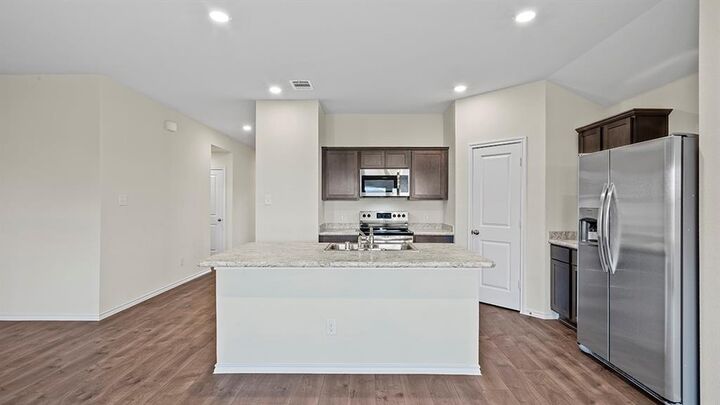 Property Photo: 708 Breckenridge Park Drive TX 76009