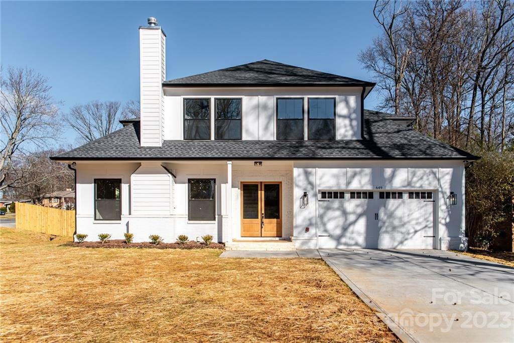 Property Photo: 649 Manhasset Road NC 28209