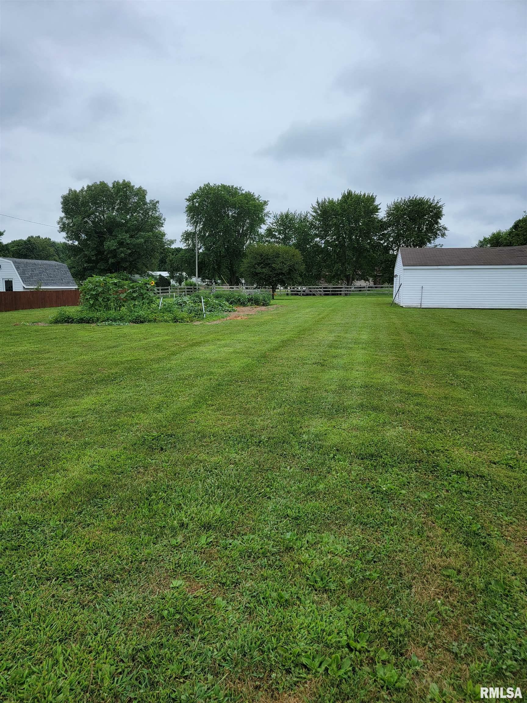 Property Photo: 26530 N Dal Bar Road IL 61520