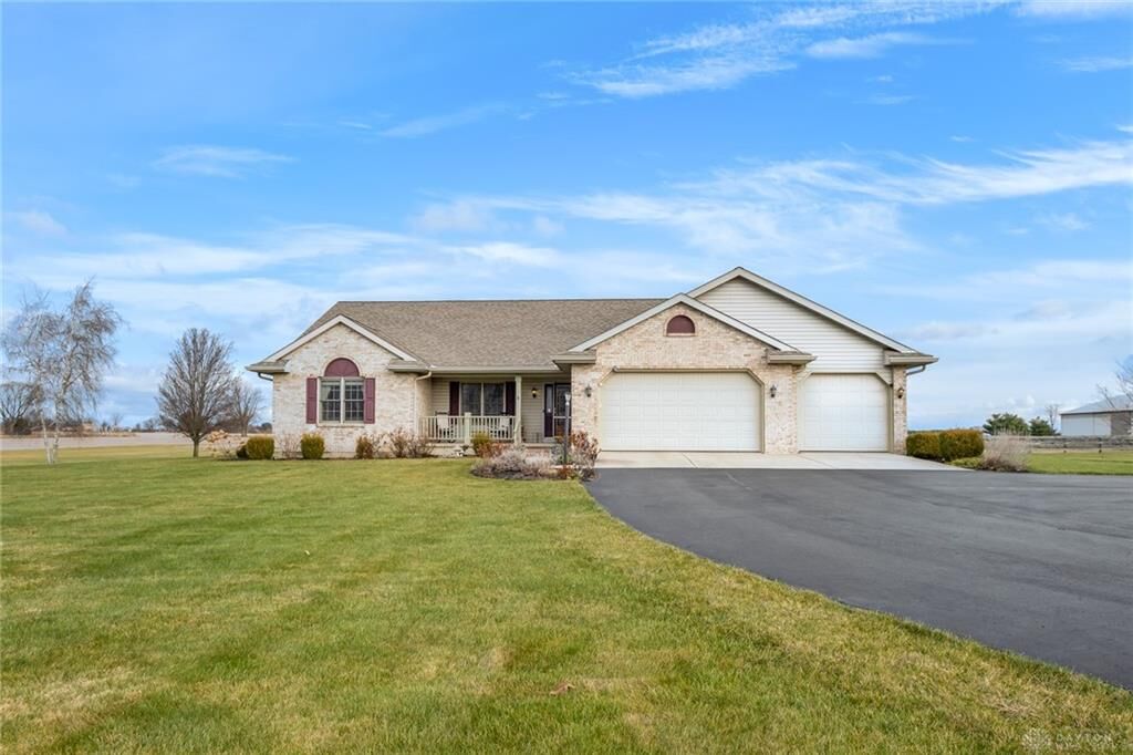 Property Photo: 1528 Jasper Road OH 45385