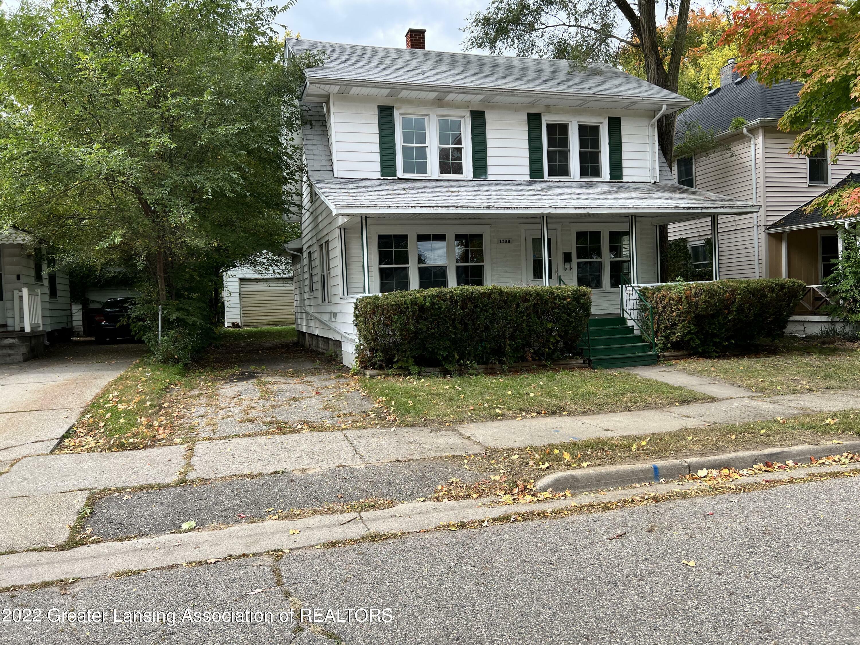 Property Photo:  1708 Alpha Street  MI 48910 