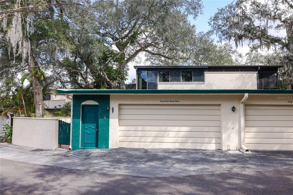 Property Photo:  4433 Vieux Carre Circle  FL 33613 