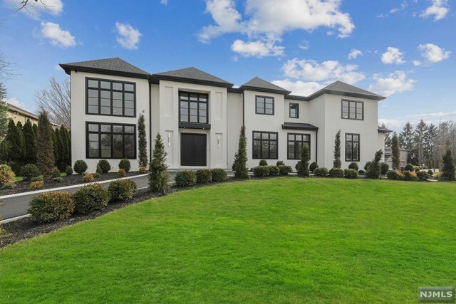 67 Roberts Road  Englewood Cliffs NJ 07632 photo