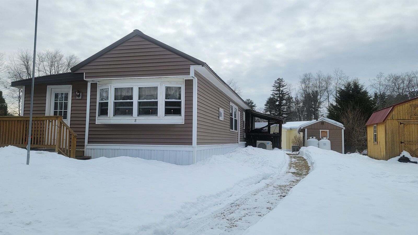 Property Photo: 8 Kings Row NH 03234