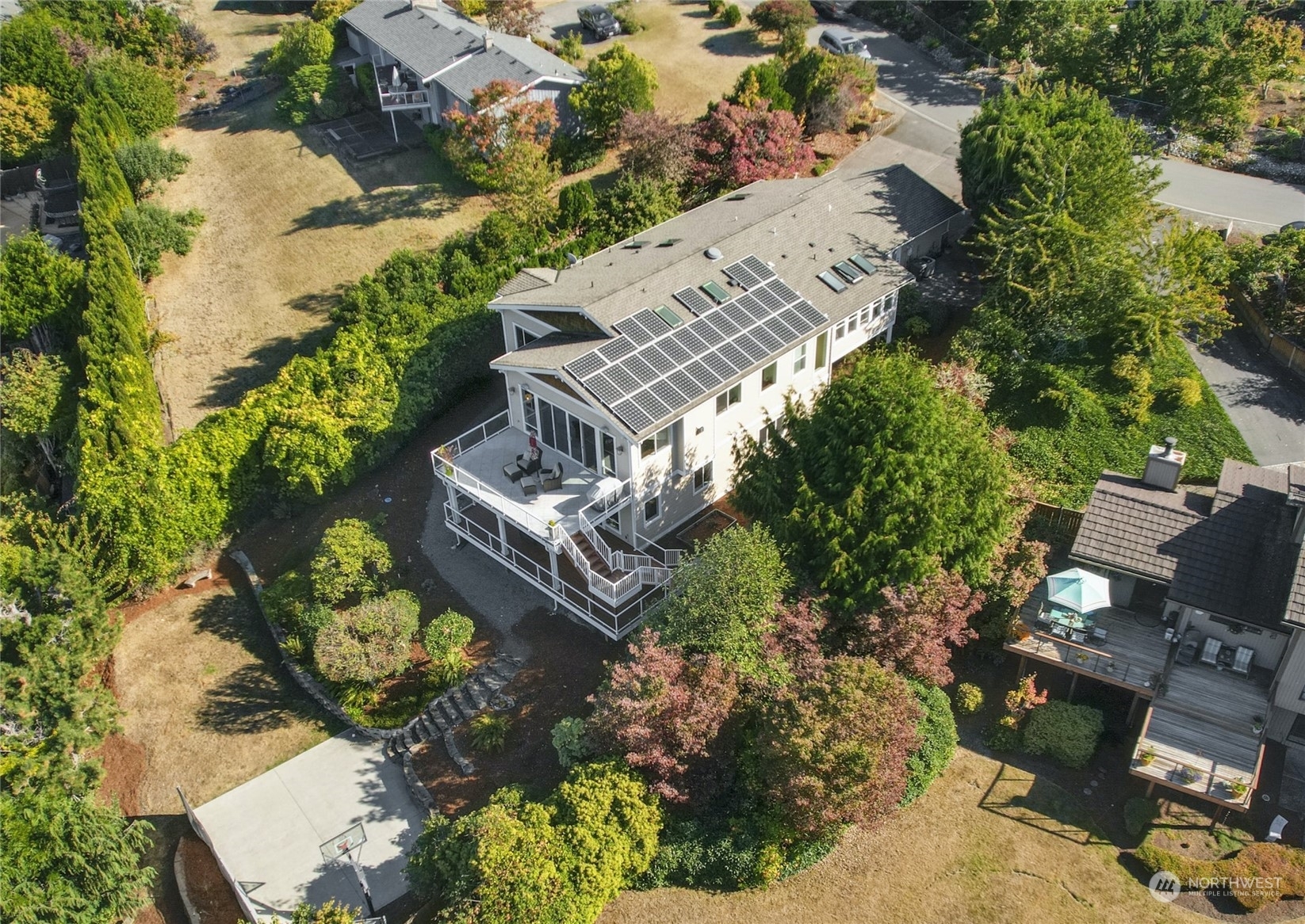 Property Photo:  5001 145th Place SE  WA 98006 