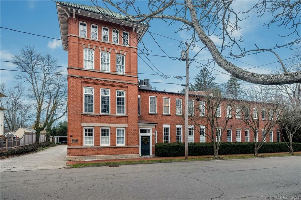 Property Photo: 18 Fair Street 3 CT 06437