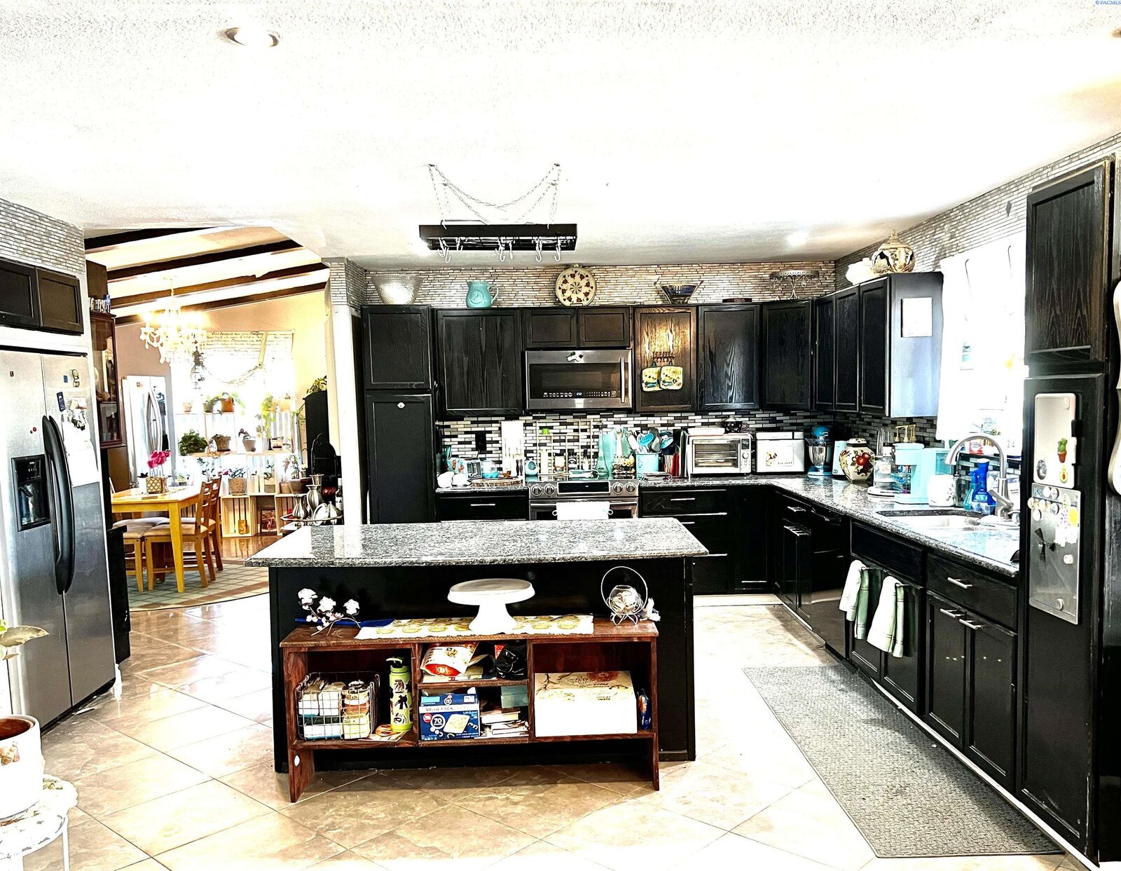 Property Photo:  6402 Morrison St.  WA 99352 