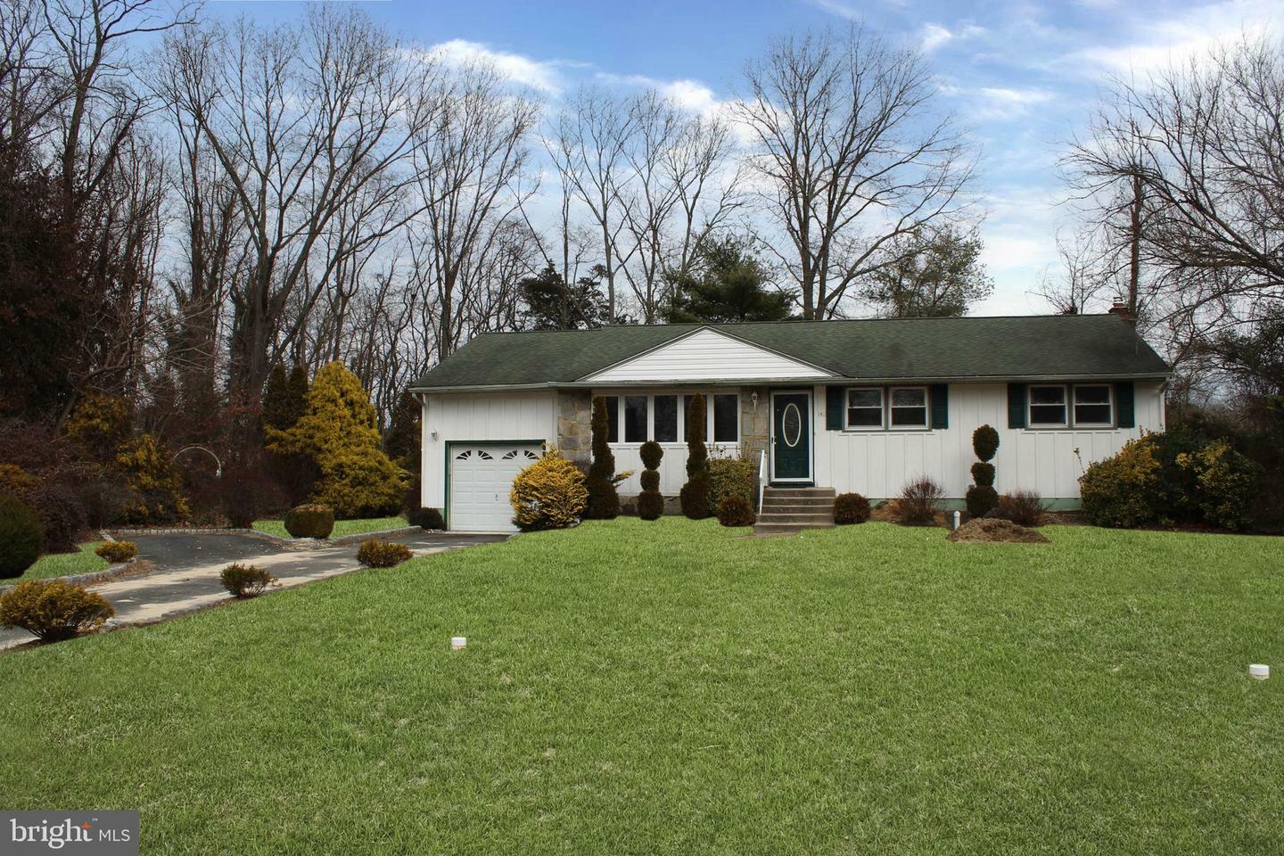 Property Photo:  142 New Freedom Road  NJ 08021 