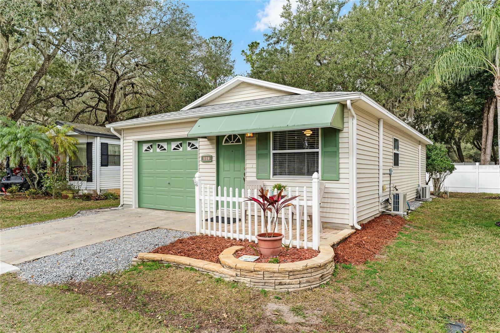 Property Photo:  507 Cottage Park Lane  FL 34748 