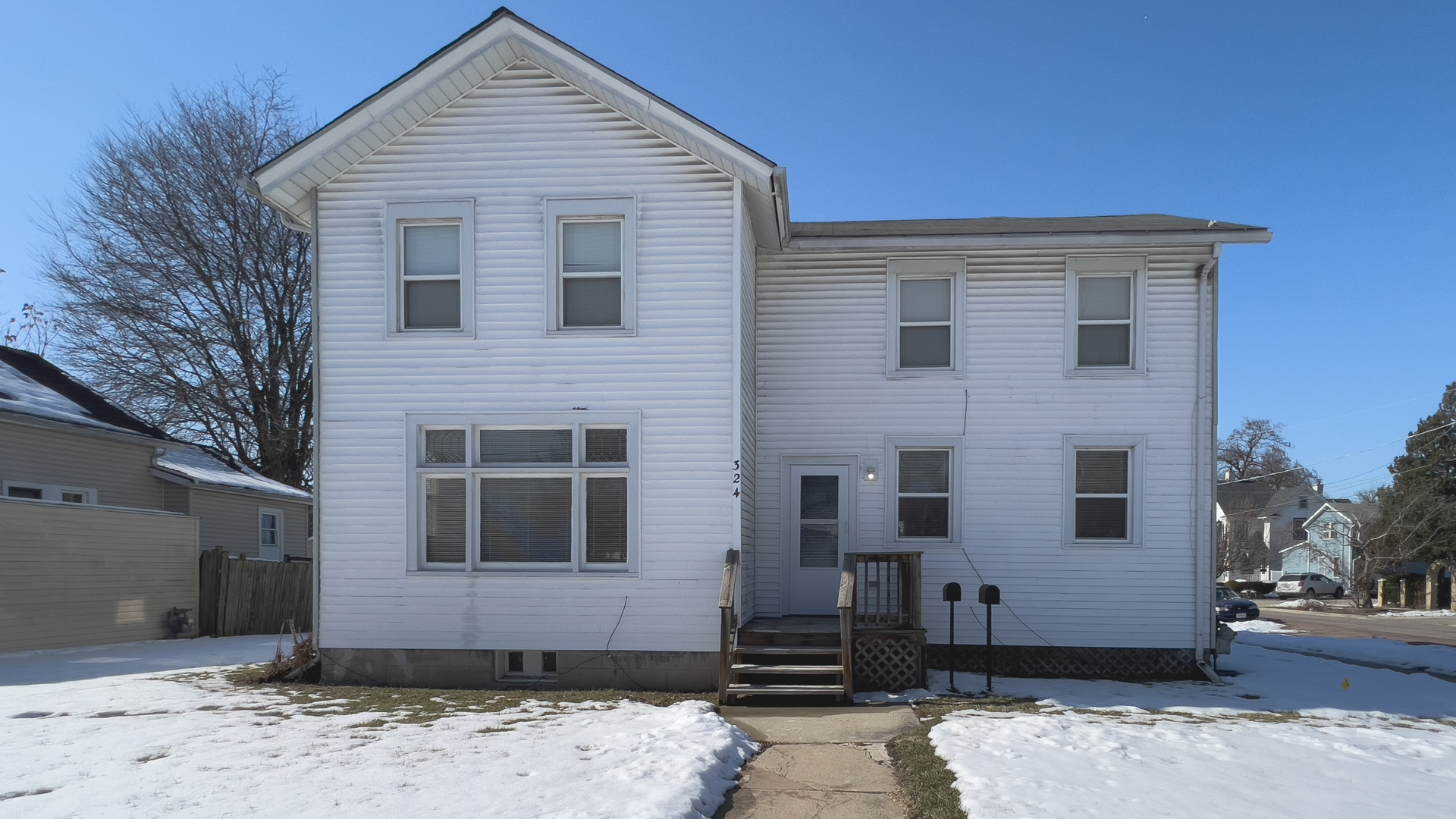 Property Photo:  324 N Union Street Lower  IL 60505 