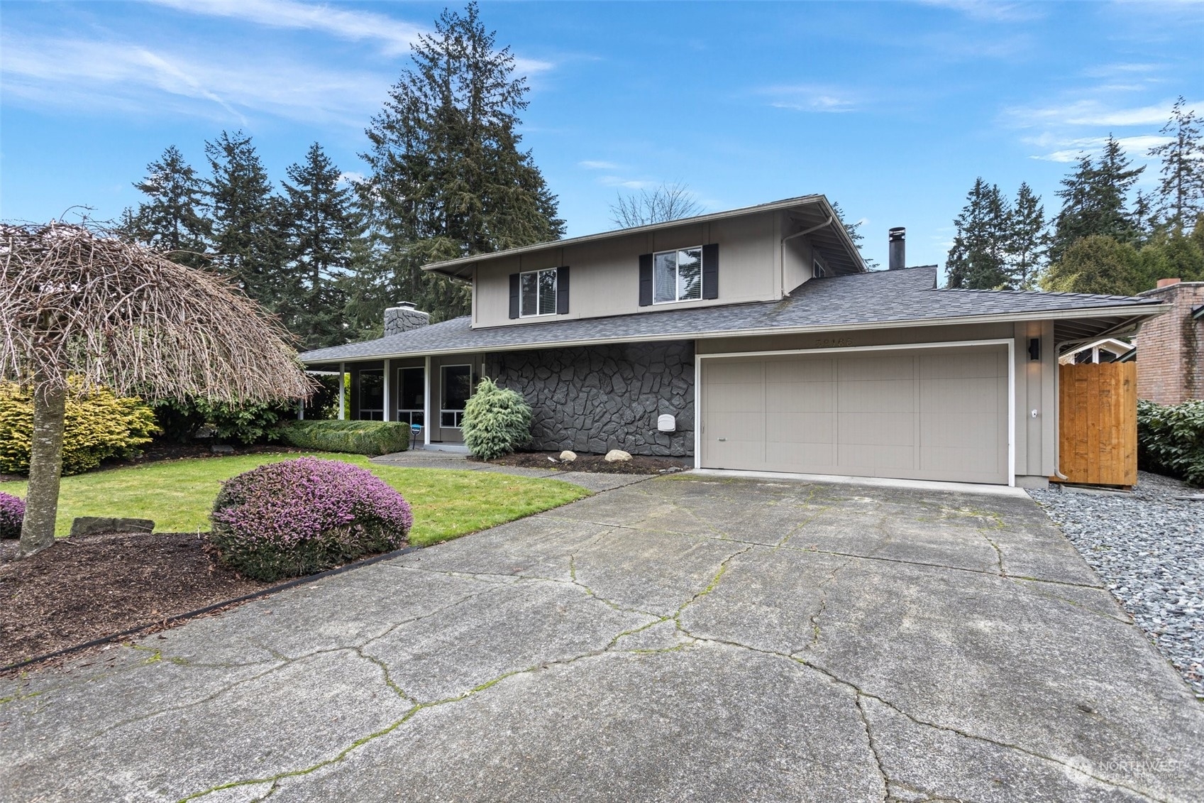 Property Photo: 32166 32nd Avenue SW WA 98023